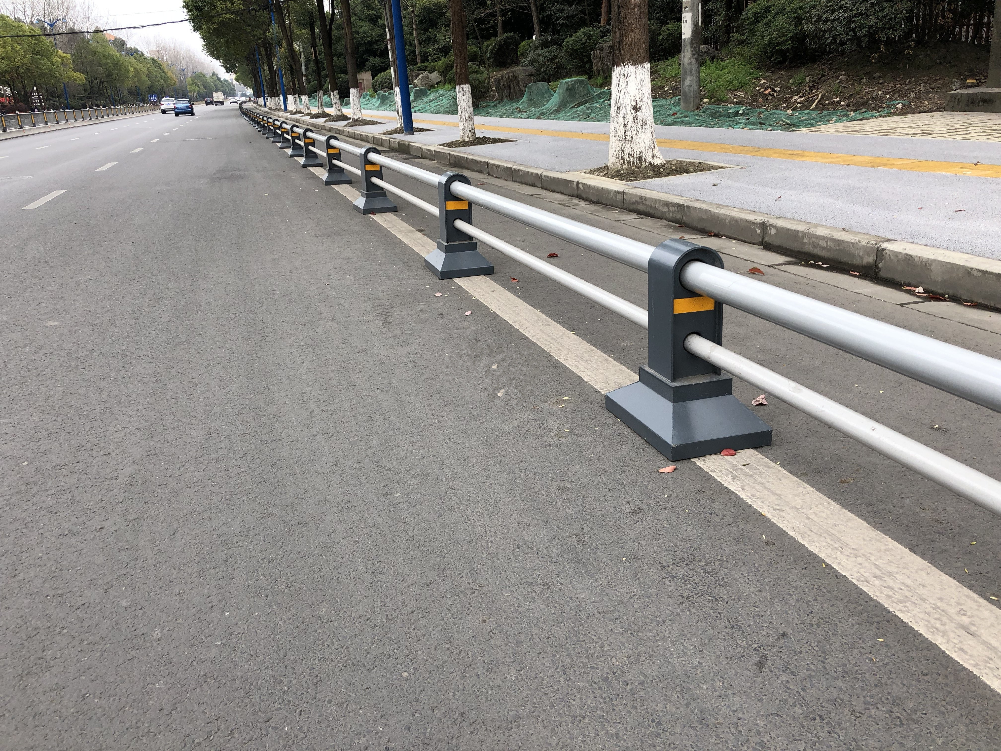 道路隔离护栏