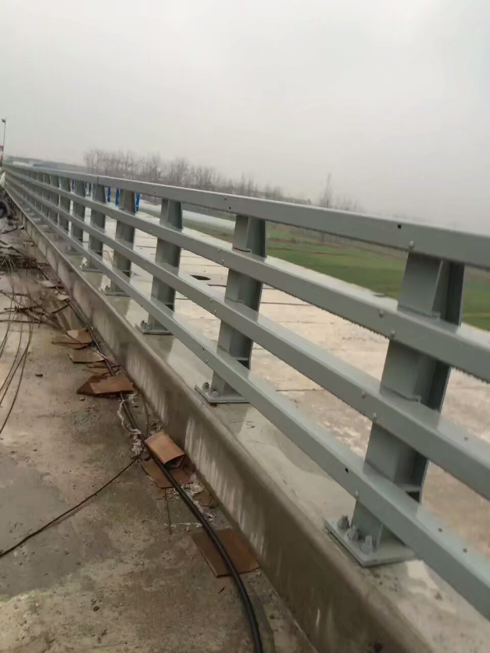钢结构防撞护栏